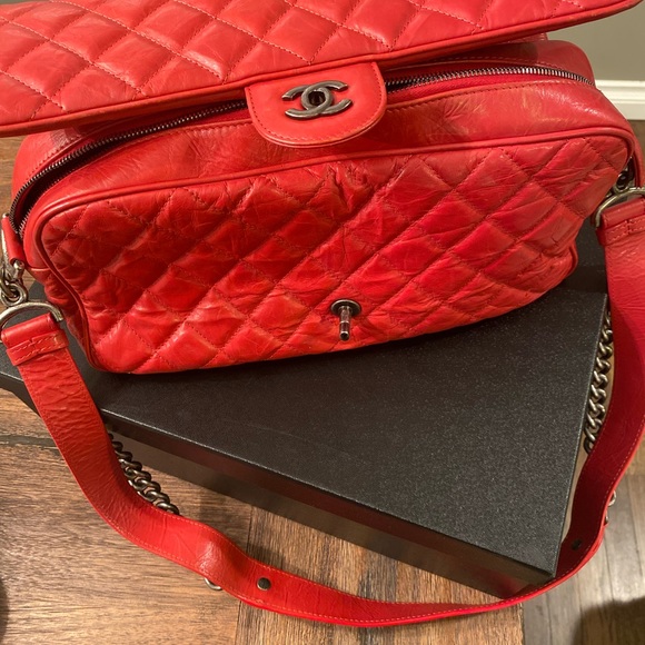 Large Chanel quilted leather shoulder bag with large chain strap - Picture 5 of 12